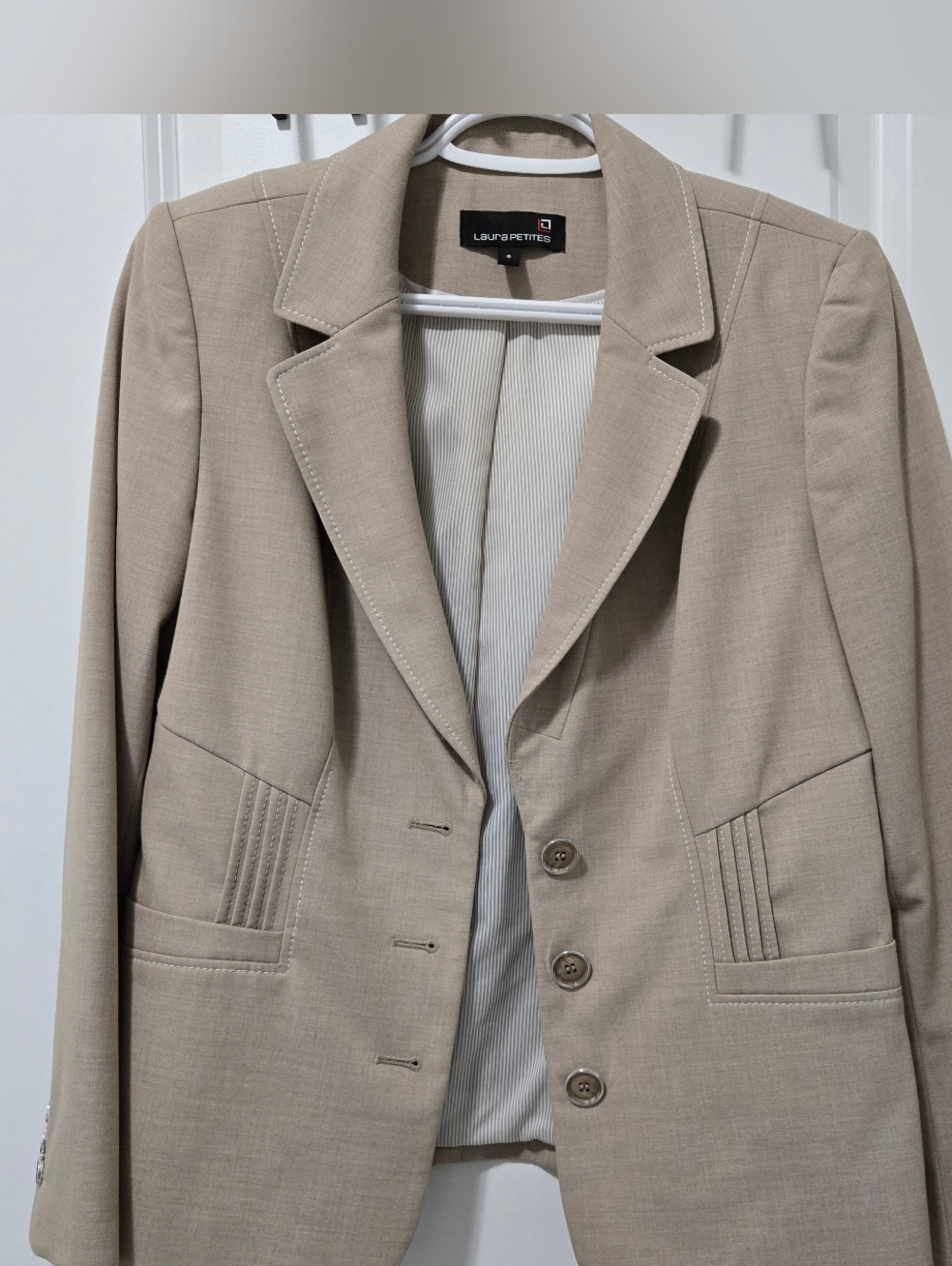 Laura Petites Women's Beige Blazer Jacket